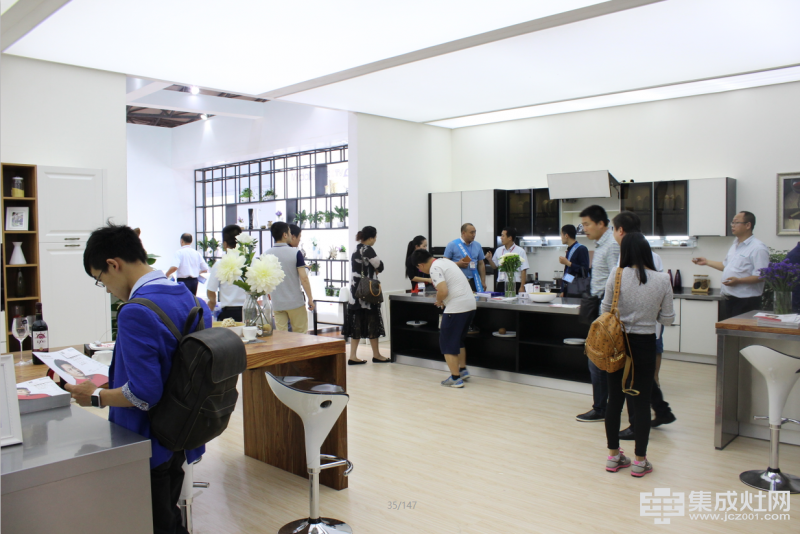 森歌集成灶亮相上海展势不可挡(图7) 森歌集成灶亮相上海展势不可挡