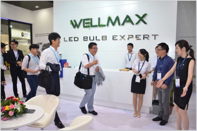 三星副总裁一行参观中国战略伙伴Wellmax展位(图1)