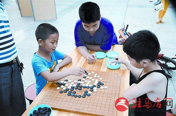 聚焦首届教育培训展(图4) jiaoyp160611.jpg