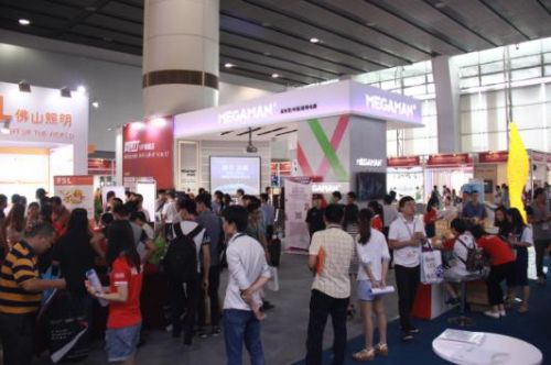 阿拉丁照明新平台首亮相光亚展(图4) b6aebb695843b28afd876764ad79a231.jpg