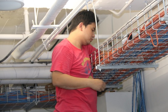 探班真视通新办公区装修 全LED照明展厅值得期待