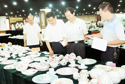 景德镇:第13届国际陶瓷博览会10月开幕(图1) 景德镇:第13届国际陶瓷博览会10月开幕(图1)