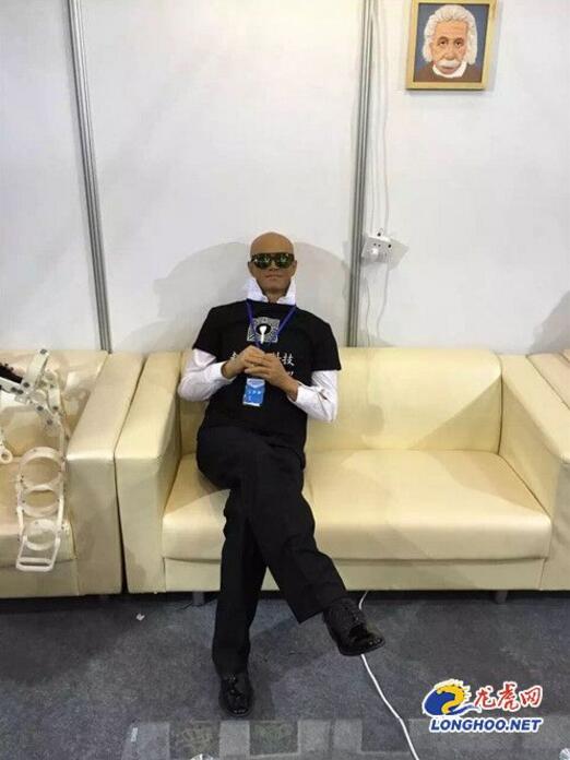 数百机器人亮相南京国际博览中心(图4)