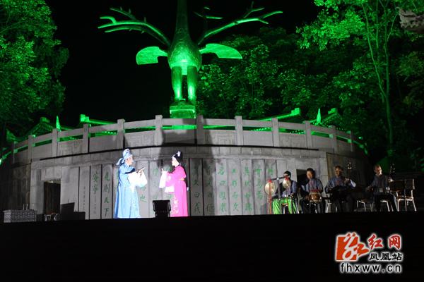 凤凰县梦幻灯光节开幕 优美风景羡煞游人(图7)