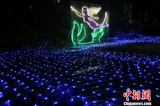甘肃平凉举办灯光节 三千万盏彩灯如梦似幻(图1)